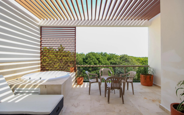 Quetzal Penthouses in Bahia Principe