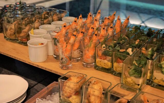 Hotel AQUA CITTA Naha