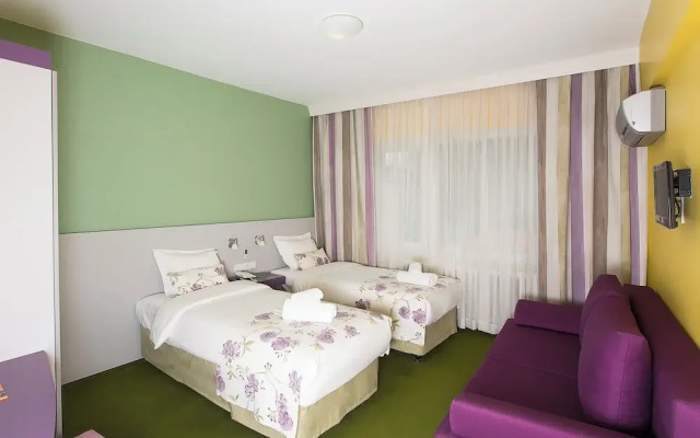 Mini Harem Hotel