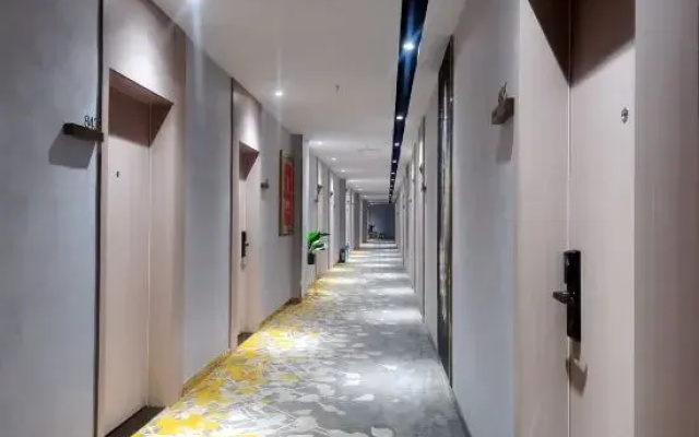 Super 8 Hotel (Lianyungang Darunfa Wanrun Commercial Street)
