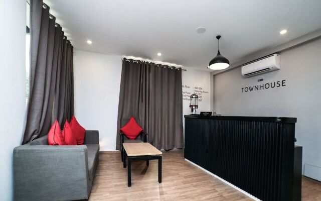 OYO Townhouse 053 Gomti Nagar