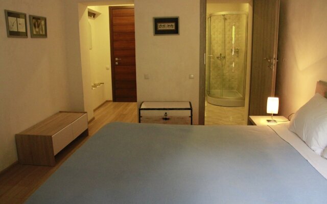 LerMont Guest House