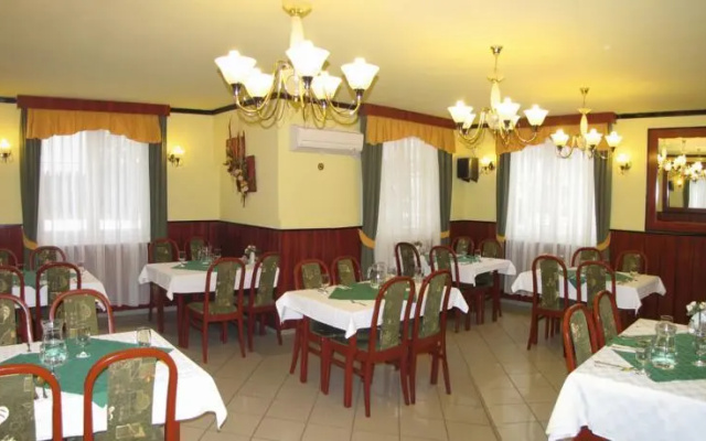 Hotel Nóra
