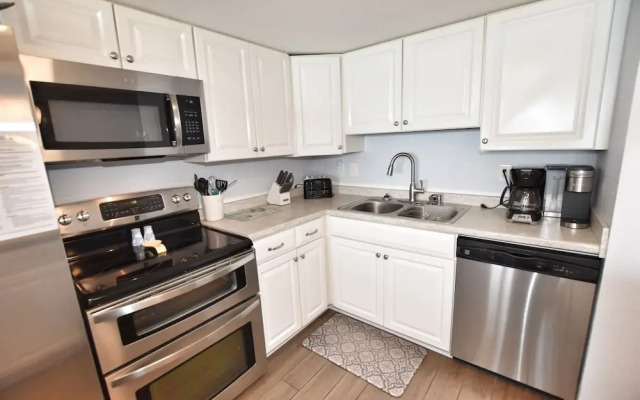 0403 Waters Edge Resort 1 Bedroom Condo by RedAwning