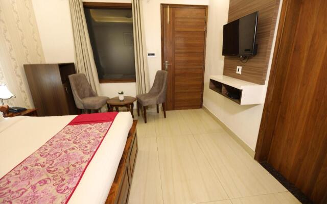 Hotel Lavit Couple Friendly near Faridabad Metro station