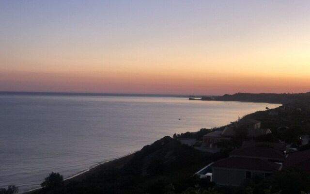 Alekos Beach Houses-Eternity