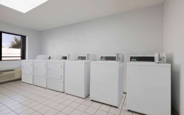 Motel 6 Artesia