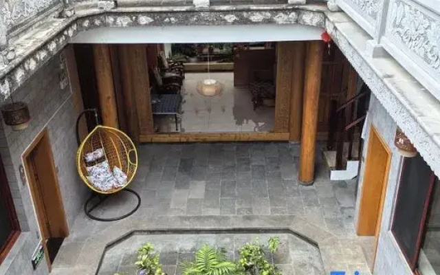 Tengchong Gaogu Mountain House Chinese Inn