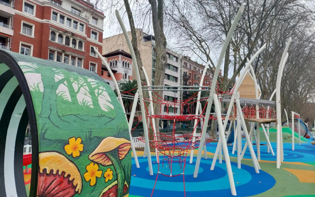 Bilbao Center Apt parking FREE