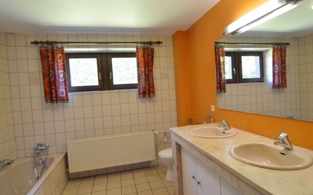 Charming Holiday Home in Robertville with Steambath