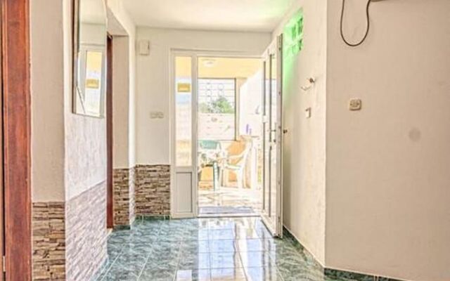 Comfort Pool Apartments