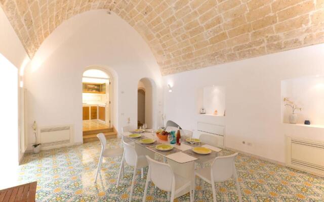 Villa a mare grande piscina, tennis, calcetto m750