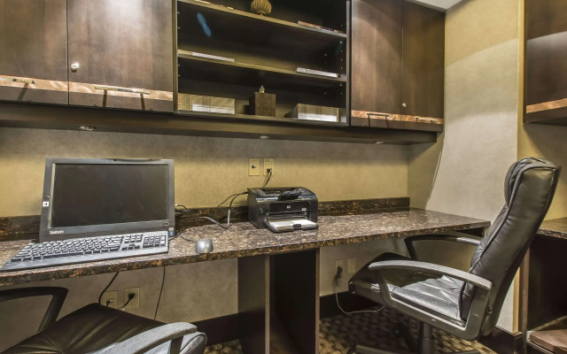 Quattro Hotel & Conference Centre, Ascend Hotel Collection