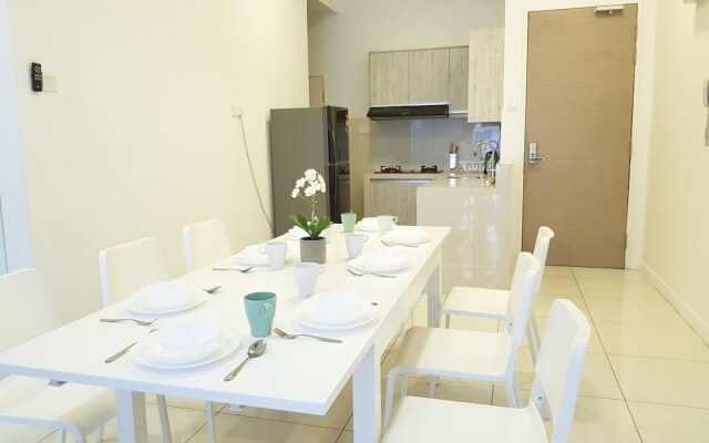 Teiw Family Homestay at Skypod Residence Puchong