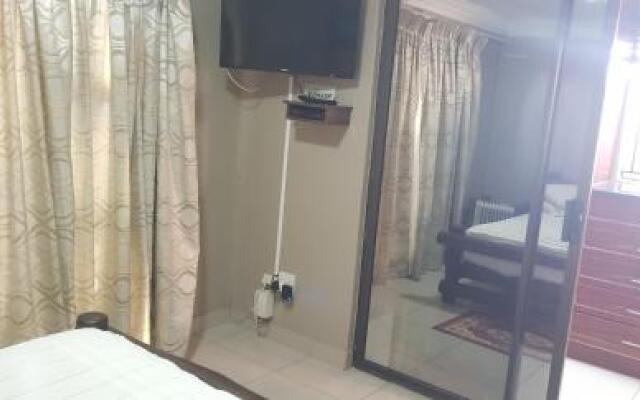 Ekuthuleni Guest House - Soweto