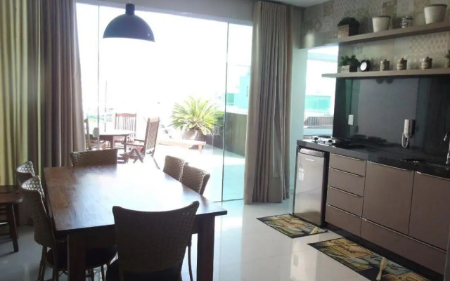 Cobertura com piscina aquecida/ Praia do Mariscal