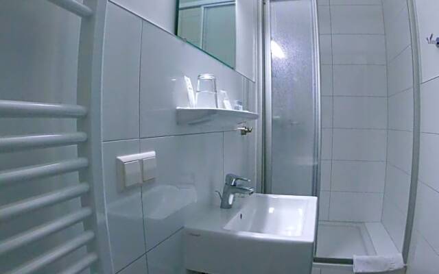 Smart Hostel by Landgasthof Velber 24h7d