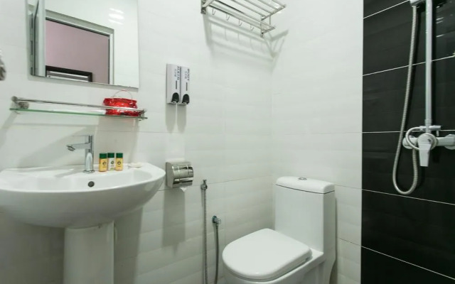 OYO 286 Uptown Hotel