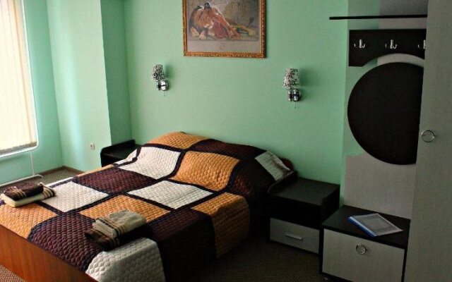 Guris Hotel - Hostel