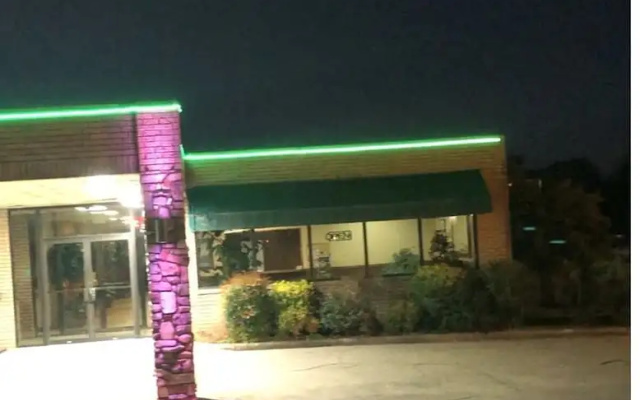Limetree Inn & Suites
