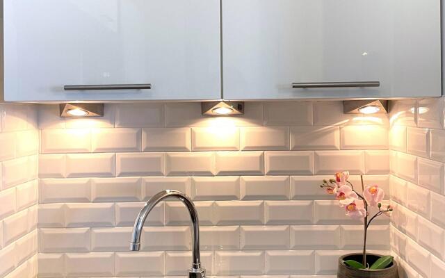 B 825 - Amazing View All Over Paris