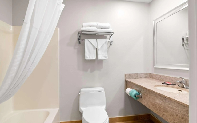 Econo Lodge Bethel - Danbury