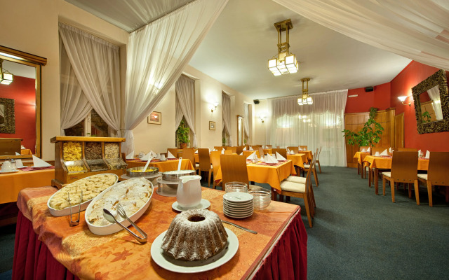 Hotel Aron