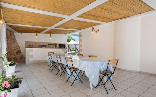 Premium Holiday Home in Santa Maria with Hot Tub
