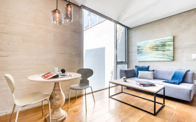 AR 218 Hotel by ULIV