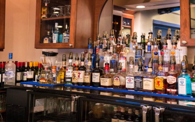 Holiday Inn Hotel & Suites Warren by IHG