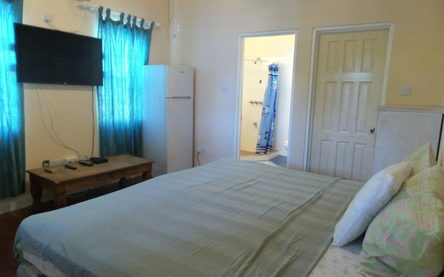 Capt. Harris Suites