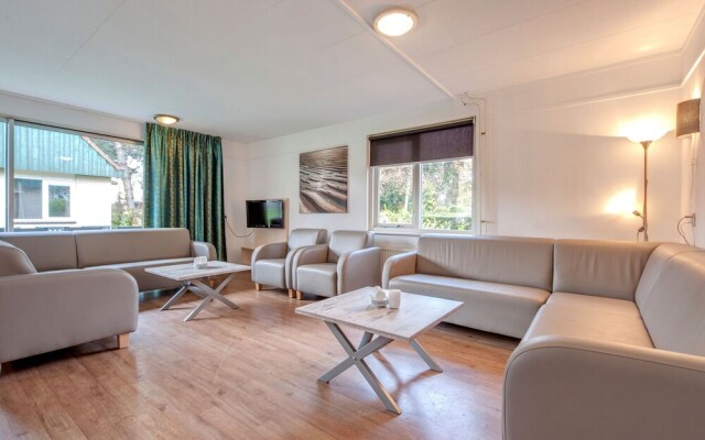 Tidy Bungalow With Microwave, 3 km. From Renesse and Beach