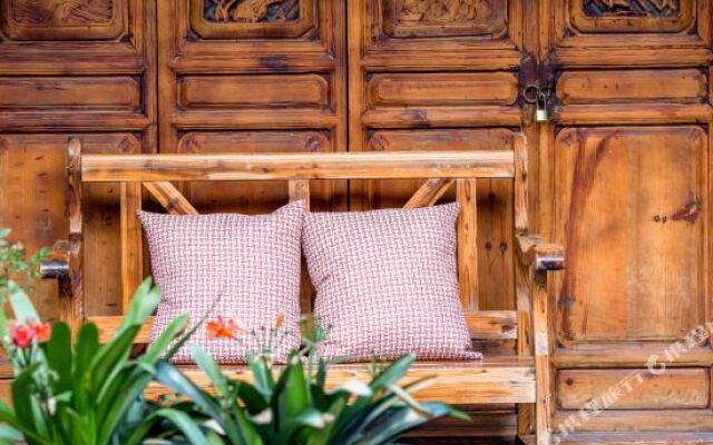 Xushanchu Inn (Lijiang Ancient City Mufu Branch)
