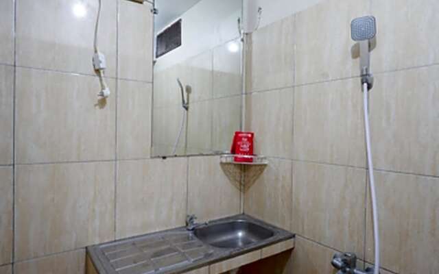 RedDoorz near Ahmad Yani Monument Park Kudus