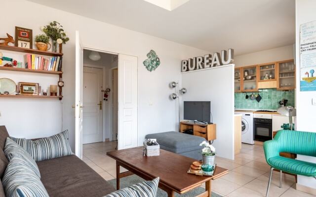 Elegant Holiday Home in Nice with Balcony