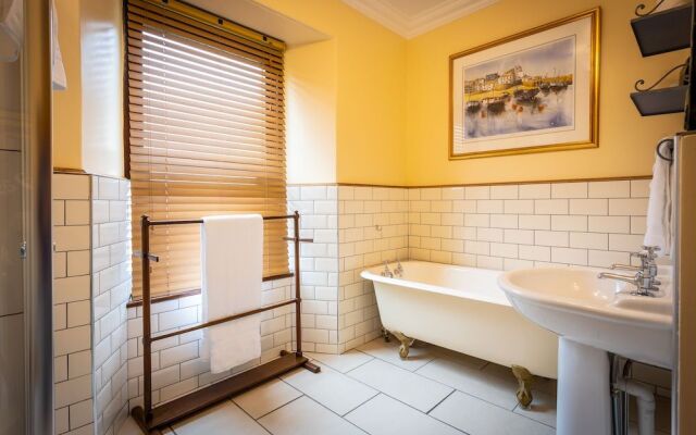 Pendragon Country House