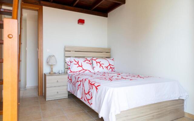 Villa Kristin 2 - Great Location, Sea Views, BBQ