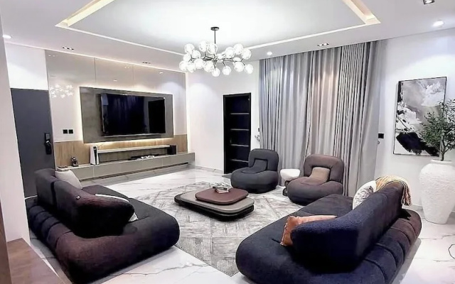 Adedots Apartment And Suites