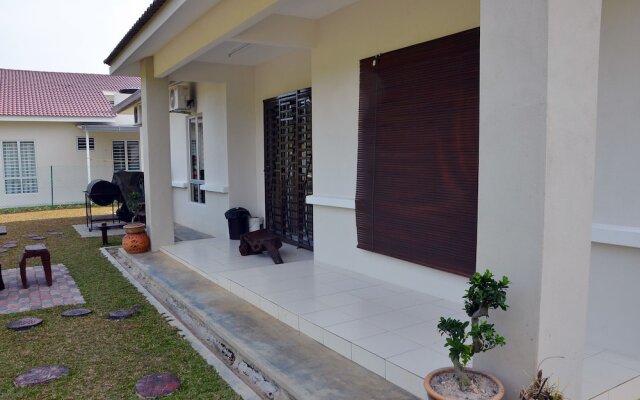 Nur Banglo Homestay Port Dickson