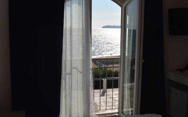 Klaton Beach Hotel