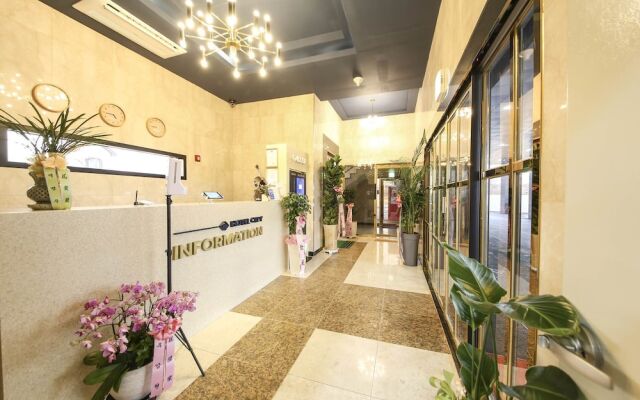 City Hotel