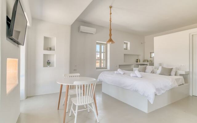 Lil Paros Luxury suites