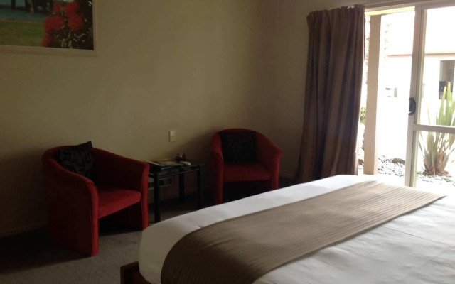 Pacific Coast Motor Lodge