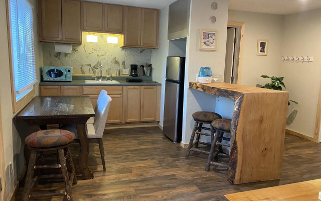 Cinnamon Bear Inn