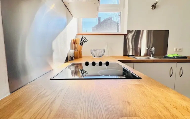 Maison proche rivière avec jardin