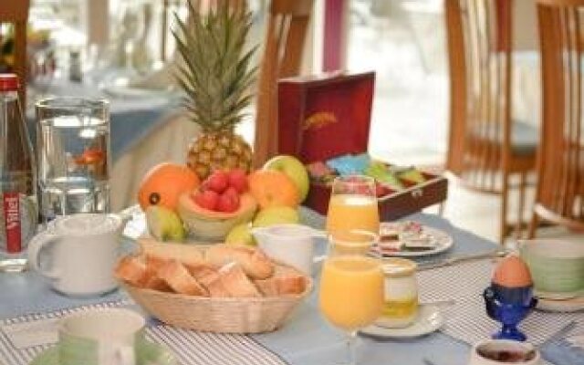 Hotel Le Relais Des Deux Vallees