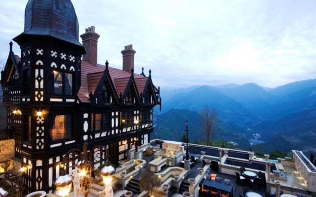 The Old England Manor