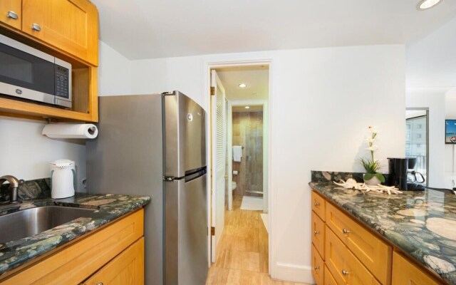 Modern Elegant Studio with ocean View...royal Gardens