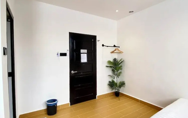 The 6N by Sky Hive