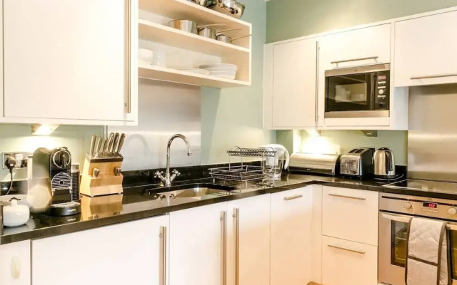 Lovely 1br Home, Located in Farringdon, 2 Guests